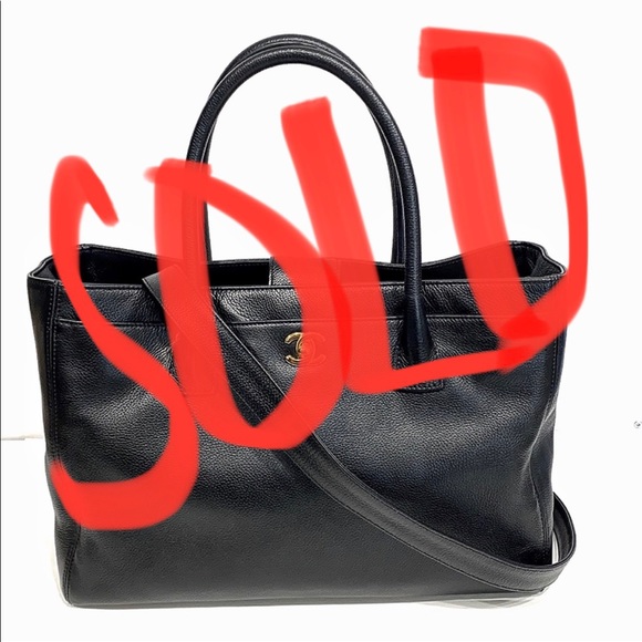 CHANEL Handbags - Chanel Black Caviar Leather Cerf Executive Tote